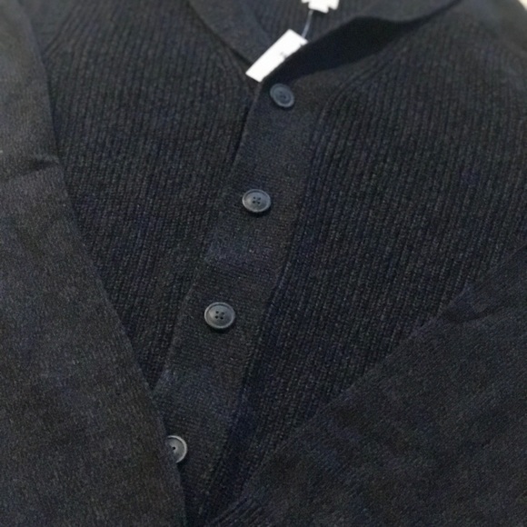 NWT Men’s Gap Sweater XL Button-down - Picture 4 of 4